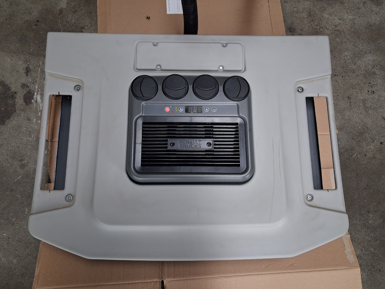 KLIMATYZACJA POSTOJOWA DOMETIC COOLAIR SP950T RENAULT GAMA T 24V - Soojendus/ Ventilatsioon - Veoauto: pilt 1 KLIMATYZACJA POSTOJOWA DOMETIC COOLAIR SP950T RENAULT GAMA T 24V - Soojendus/ Ventilatsioon - Veoauto: pilt 1