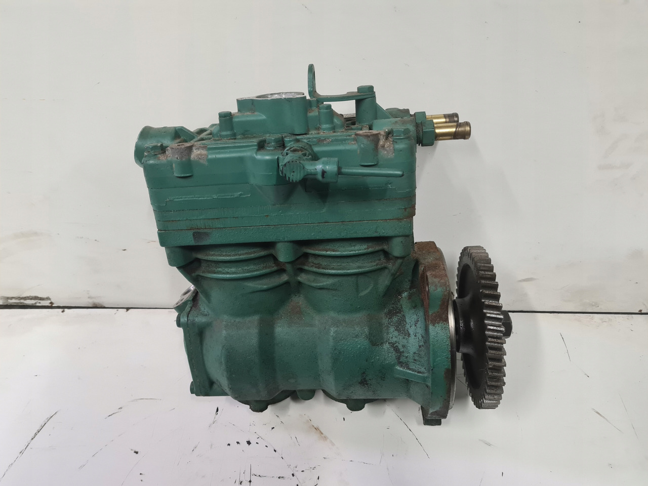 KNORR-BREMSE SPRĘŻARKA KOMPRESOR POWIETRZA RENAULT GAMA T EVO VOLVO FH 5 FM 5 ORYGINAŁ - Õhkpidur - Veoauto: pilt 2 KNORR-BREMSE SPRĘŻARKA KOMPRESOR POWIETRZA RENAULT GAMA T EVO VOLVO FH 5 FM 5 ORYGINAŁ - Õhkpidur - Veoauto: pilt 2