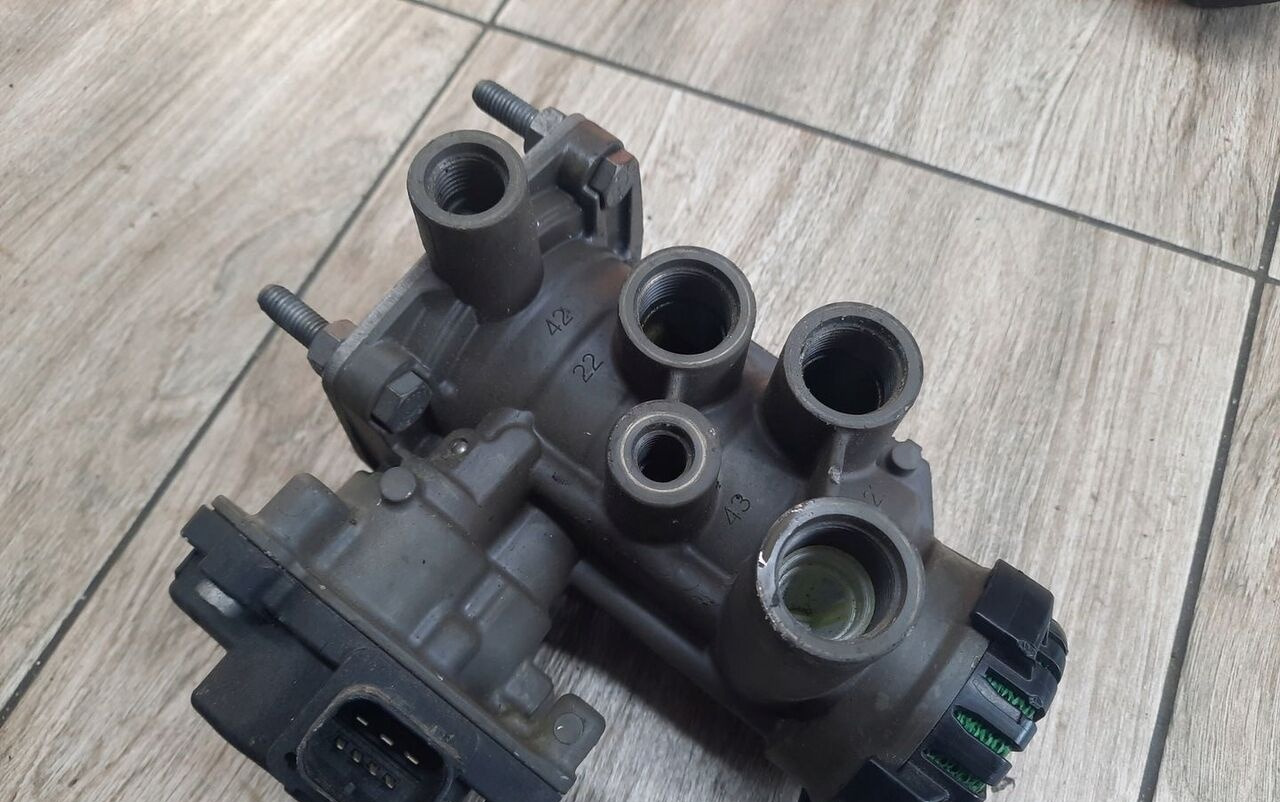 Knorr-Bremse Renault T RANGE GAMA - Piduriklapp - Veoauto: pilt 1 Knorr-Bremse Renault T RANGE GAMA - Piduriklapp - Veoauto: pilt 1