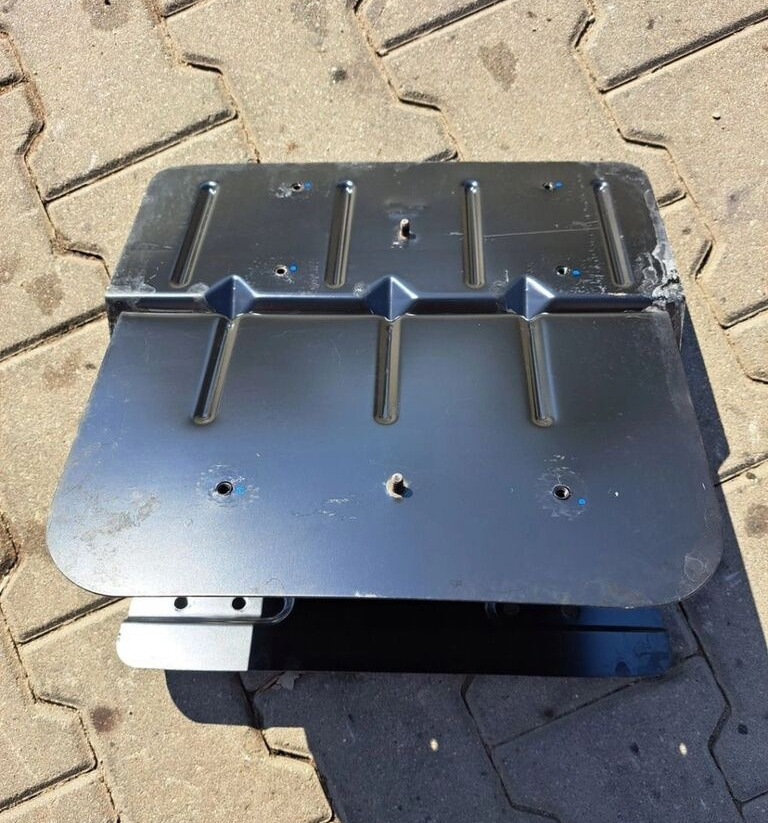 MOCOWANIE PRAWE BŁOTNIKA PODKABINOWEGO NADKOLA FORD F-MAX EURO 6 Ford F-MAX JC46 Ford F-MAX truck - Kabiin ja interjöör - Veoauto: pilt 3 MOCOWANIE PRAWE BŁOTNIKA PODKABINOWEGO NADKOLA FORD F-MAX EURO 6 Ford F-MAX JC46 Ford F-MAX truck - Kabiin ja interjöör - Veoauto: pilt 3