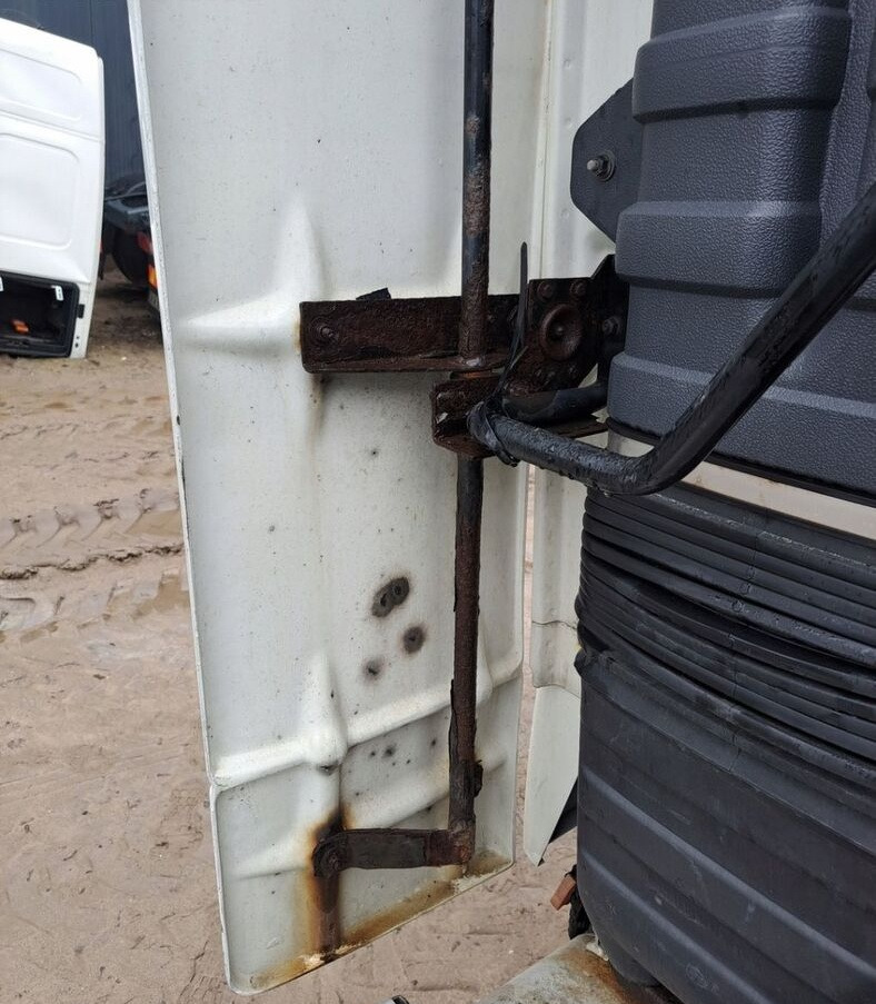 OWIEWKA LEWA SPOILER ZAKABINOWY VOLVO FH 12 13 - Aerodünaamika/ Spoiler - Veoauto: pilt 1 OWIEWKA LEWA SPOILER ZAKABINOWY VOLVO FH 12 13 - Aerodünaamika/ Spoiler - Veoauto: pilt 1