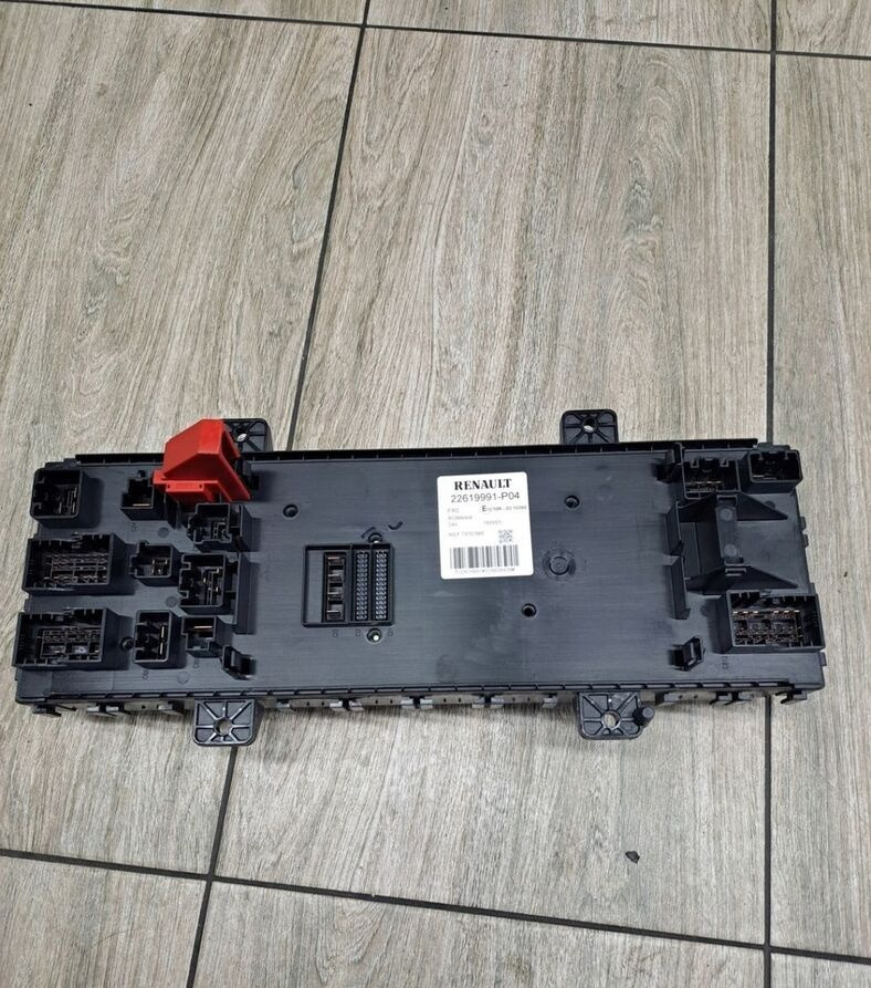 PŁYTA BEZPIECZNIKÓW SKRZYNKA RENAULT GAMA T RANGE - Kaitse - Veoauto: pilt 3 PŁYTA BEZPIECZNIKÓW SKRZYNKA RENAULT GAMA T RANGE - Kaitse - Veoauto: pilt 3