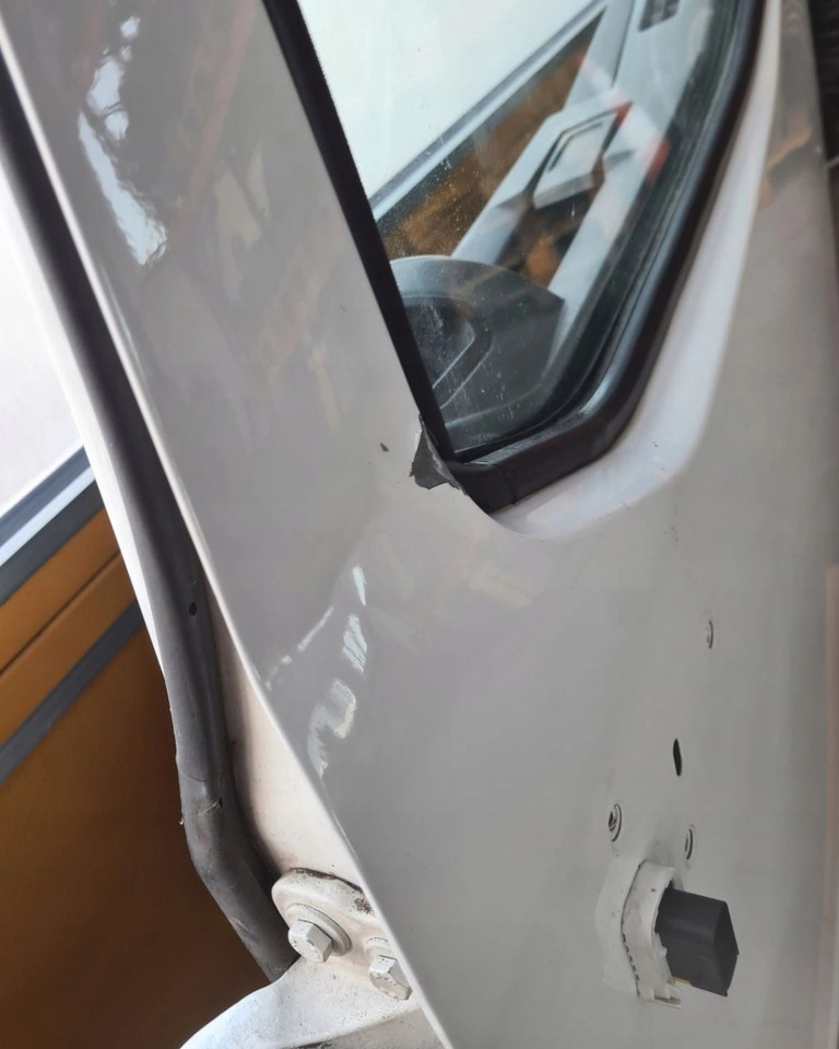 RENAULT DRZWI KOMPLETNE LEWE RENAULT GAMA T RANGE - Uks ja varuosad - Veoauto: pilt 3 RENAULT DRZWI KOMPLETNE LEWE RENAULT GAMA T RANGE - Uks ja varuosad - Veoauto: pilt 3