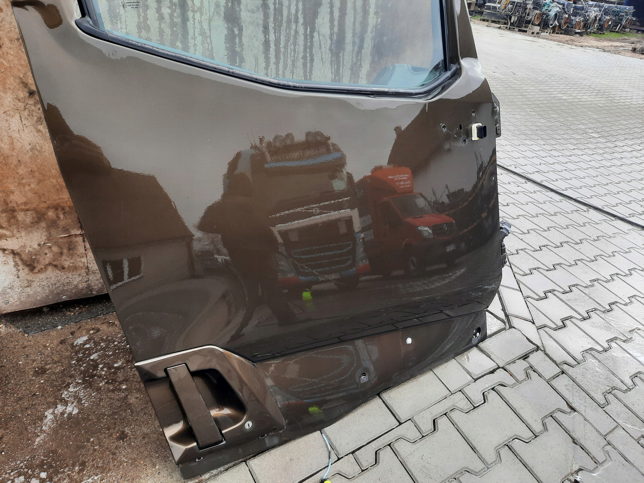 RENAULT DRZWI KOMPLETNE PRAWE RENAULT GAMA T RANGE - Uks ja varuosad - Veoauto: pilt 4 RENAULT DRZWI KOMPLETNE PRAWE RENAULT GAMA T RANGE - Uks ja varuosad - Veoauto: pilt 4