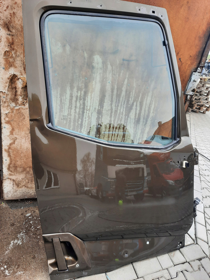 RENAULT DRZWI KOMPLETNE PRAWE RENAULT GAMA T RANGE - Uks ja varuosad - Veoauto: pilt 1 RENAULT DRZWI KOMPLETNE PRAWE RENAULT GAMA T RANGE - Uks ja varuosad - Veoauto: pilt 1