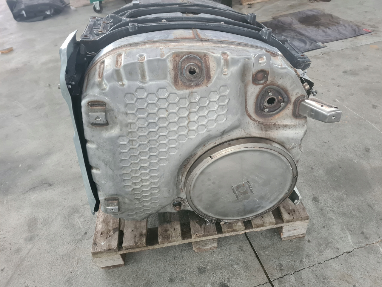 RENAULT KATALIZATOR TŁUMIK DPF FILTR VOLVO FH 5 FM 5 RENAULT GAMA T EVO NOWY MODEL - Katalüüsmuundur - Veoauto: pilt 5 RENAULT KATALIZATOR TŁUMIK DPF FILTR VOLVO FH 5 FM 5 RENAULT GAMA T EVO NOWY MODEL - Katalüüsmuundur - Veoauto: pilt 5