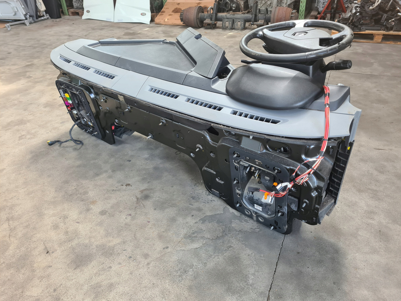 RENAULT KONSOLA KOMPLETNA KOKPIT DESKA ROZDZIELCZA PRZEKŁADKA ANGLIKA RENAULT GAMA T RANGE - Armatuurlaud - Veoauto: pilt 3 RENAULT KONSOLA KOMPLETNA KOKPIT DESKA ROZDZIELCZA PRZEKŁADKA ANGLIKA RENAULT GAMA T RANGE - Armatuurlaud - Veoauto: pilt 3