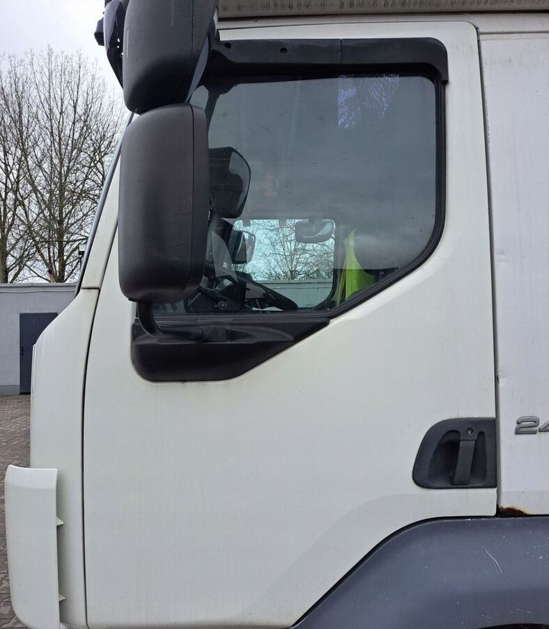 RENAULT PREMIUM MIDLUM VOLVO FE FL - Uks ja varuosad - Veoauto: pilt 1 RENAULT PREMIUM MIDLUM VOLVO FE FL - Uks ja varuosad - Veoauto: pilt 1