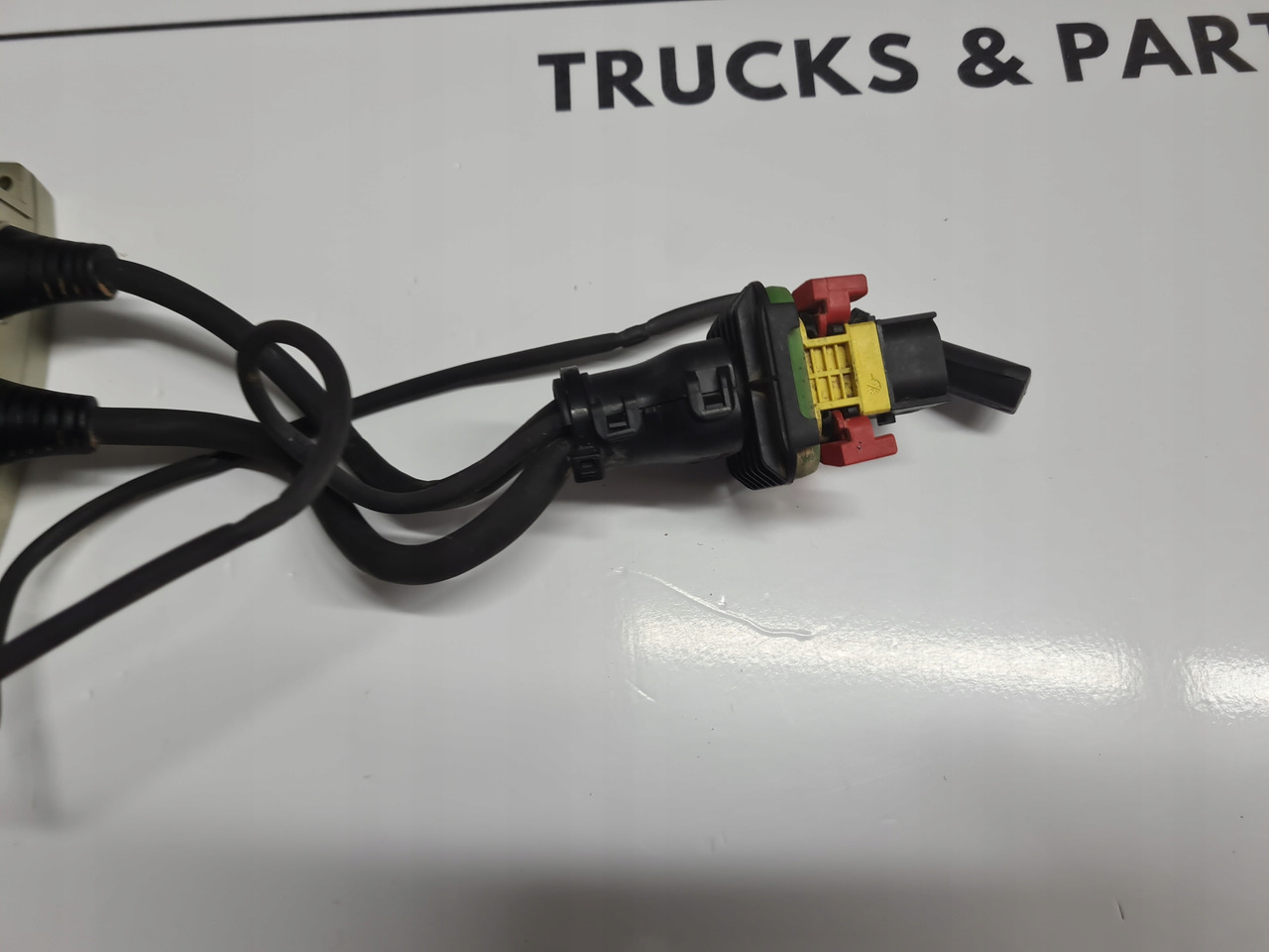 RENAULT REGULATOR NAPIĘCIA AKUMULATORA RENAULT GAMA RANGE T EVO - Elektrisüsteem - Veoauto: pilt 3 RENAULT REGULATOR NAPIĘCIA AKUMULATORA RENAULT GAMA RANGE T EVO - Elektrisüsteem - Veoauto: pilt 3