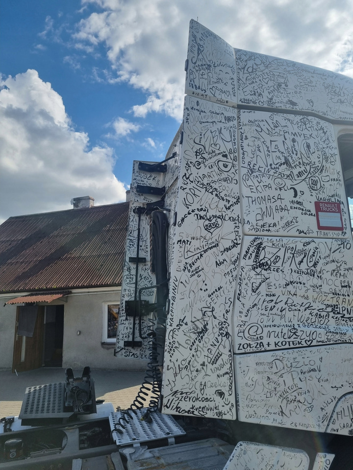 RENAULT SPOILERY OWIEWKI STELAŻ KABINY RENAULT GAMA T RANGE HIGH - Aerodünaamika/ Spoiler - Veoauto: pilt 2 RENAULT SPOILERY OWIEWKI STELAŻ KABINY RENAULT GAMA T RANGE HIGH - Aerodünaamika/ Spoiler - Veoauto: pilt 2