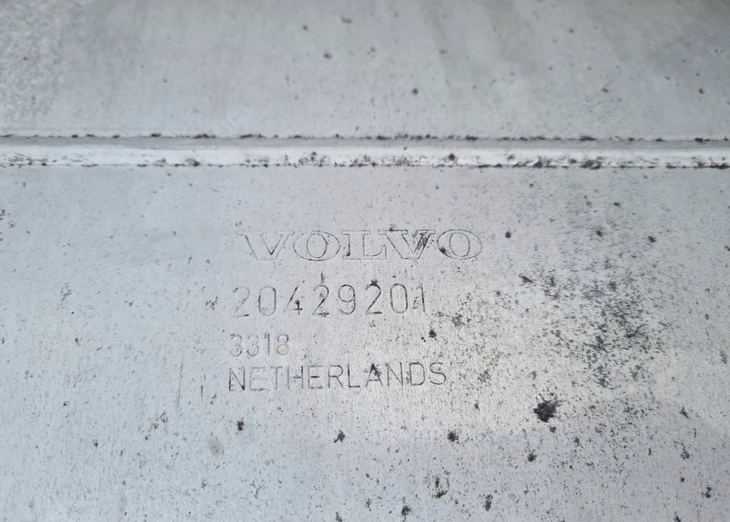 Renault 20429201 Gama T K C Volvo FH FM FL FE FMX LOW DECK - Kütusepaak: pilt 3 Renault 20429201 Gama T K C Volvo FH FM FL FE FMX LOW DECK - Kütusepaak: pilt 3