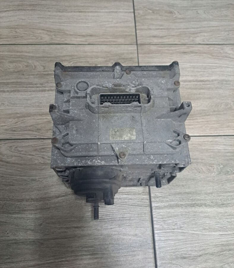 Renault DXI 1 - GENERACJA Renault MAGNUM PREMIUM KERAX LANDER MIDLUM - Väljalaskesüsteem - Veoauto: pilt 1 Renault DXI 1 - GENERACJA Renault MAGNUM PREMIUM KERAX LANDER MIDLUM - Väljalaskesüsteem - Veoauto: pilt 1