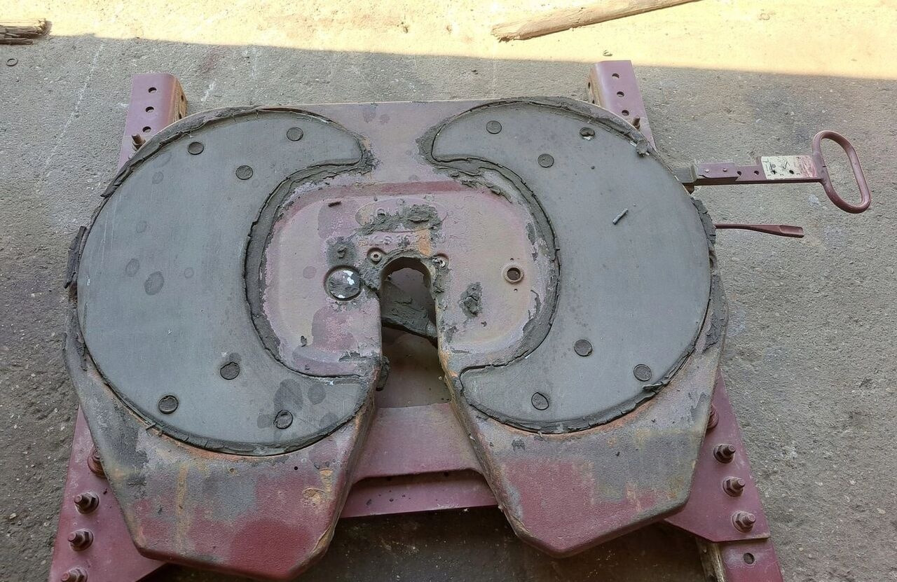 Renault HOLLAND GF 150 MM GAMA T 21325975 Renault - Sidurattad - Veoauto: pilt 5 Renault HOLLAND GF 150 MM GAMA T 21325975 Renault - Sidurattad - Veoauto: pilt 5