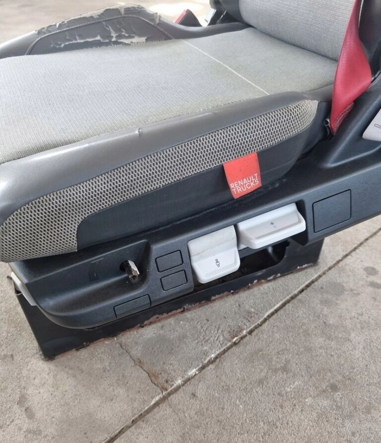 Renault LEWY SIEDZENIE KIEROWCY Renault RANGE GAMA T C K - Iste - Veoauto: pilt 1 Renault LEWY SIEDZENIE KIEROWCY Renault RANGE GAMA T C K - Iste - Veoauto: pilt 1