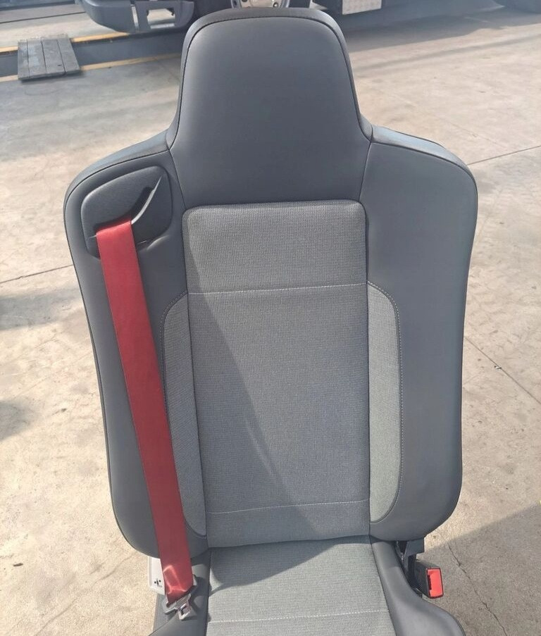 Renault PRAWY SIEDZENIE PASAŻERA Renault RANGE GAMA T C K - Iste - Veoauto: pilt 5 Renault PRAWY SIEDZENIE PASAŻERA Renault RANGE GAMA T C K - Iste - Veoauto: pilt 5