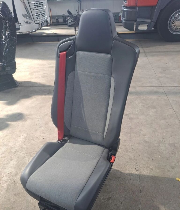 Renault PRAWY SIEDZENIE PASAŻERA Renault RANGE GAMA T C K - Iste - Veoauto: pilt 4 Renault PRAWY SIEDZENIE PASAŻERA Renault RANGE GAMA T C K - Iste - Veoauto: pilt 4