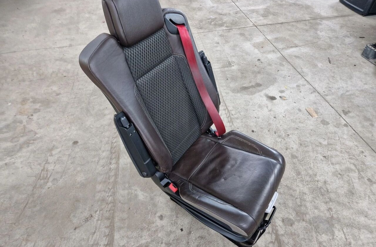 Renault SIEDZENIE KIEROWCY Renault GAMA T C K - Iste - Veoauto: pilt 3 Renault SIEDZENIE KIEROWCY Renault GAMA T C K - Iste - Veoauto: pilt 3