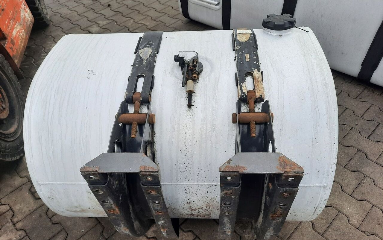 Renault ZBIORNIK PALIWA RENAULT GAMA RANGE T 100/70/70 20503505 - Kütusepaak - Veoauto: pilt 4 Renault ZBIORNIK PALIWA RENAULT GAMA RANGE T 100/70/70 20503505 - Kütusepaak - Veoauto: pilt 4