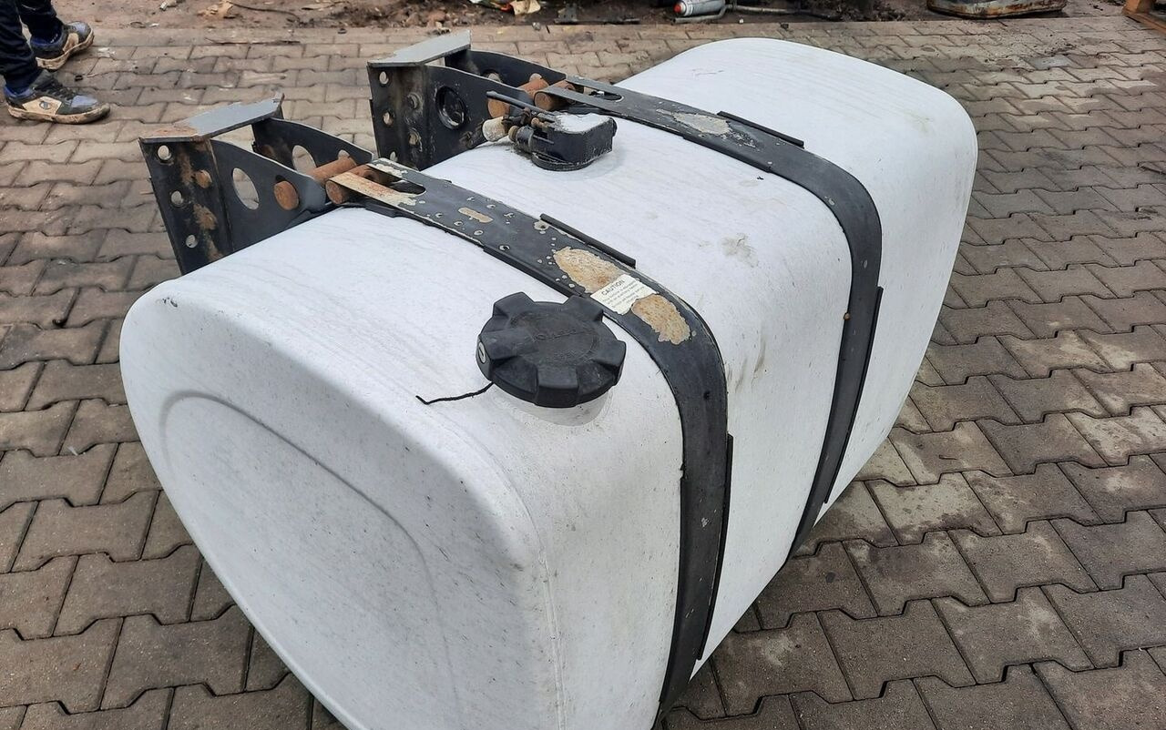 Renault ZBIORNIK PALIWA RENAULT GAMA RANGE T 100/70/70 20503505 - Kütusepaak - Veoauto: pilt 5 Renault ZBIORNIK PALIWA RENAULT GAMA RANGE T 100/70/70 20503505 - Kütusepaak - Veoauto: pilt 5