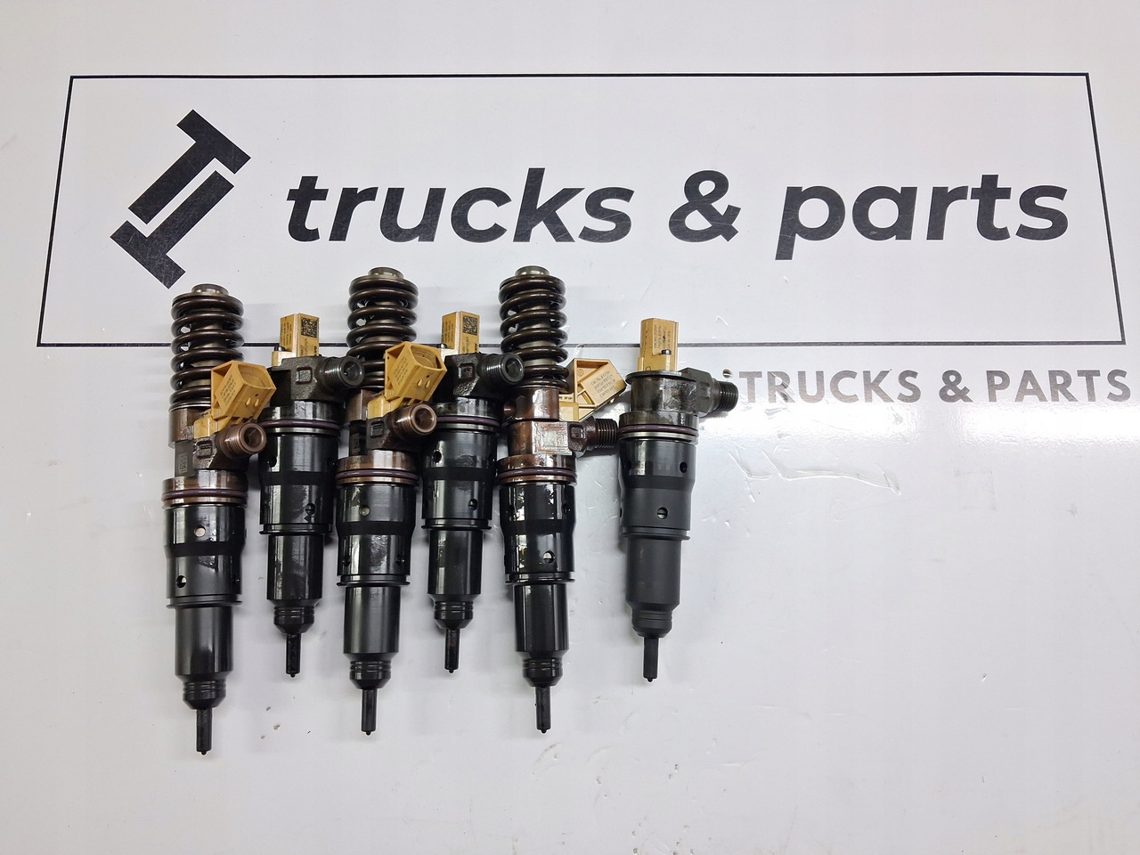 VOLVO POMPOWTRYSKIWACZE WTRYSKI COMMON RAIL VOLVO FH FM 4 5 RENAULT GAMA T EVO - Sissepritse - Veoauto: pilt 1 VOLVO POMPOWTRYSKIWACZE WTRYSKI COMMON RAIL VOLVO FH FM 4 5 RENAULT GAMA T EVO - Sissepritse - Veoauto: pilt 1