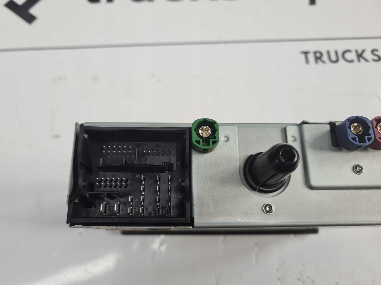 VOLVO RADIO MODUŁ SEM RADIA WIFI BLUETOOTH VOLVO FH 4 FM 4 FH 5 FM 5 FMX - Kabiin ja interjöör - Veoauto: pilt 4 VOLVO RADIO MODUŁ SEM RADIA WIFI BLUETOOTH VOLVO FH 4 FM 4 FH 5 FM 5 FMX - Kabiin ja interjöör - Veoauto: pilt 4