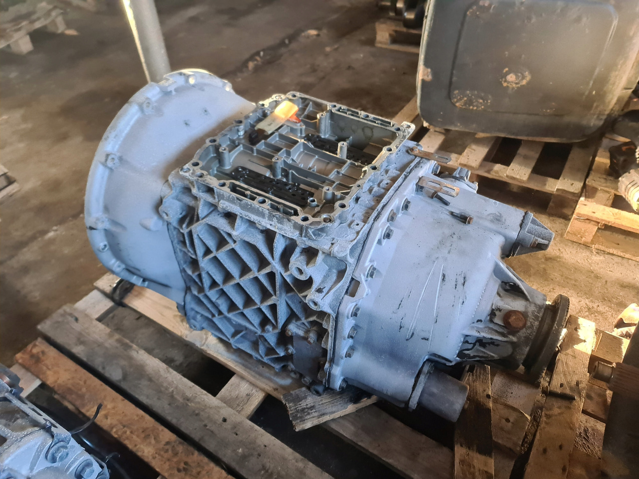 VOLVO SKRZYNIA BIEGÓW RENAULT DXI VOLVO FH FM VT2412B - Käigukast - Veoauto: pilt 2 VOLVO SKRZYNIA BIEGÓW RENAULT DXI VOLVO FH FM VT2412B - Käigukast - Veoauto: pilt 2