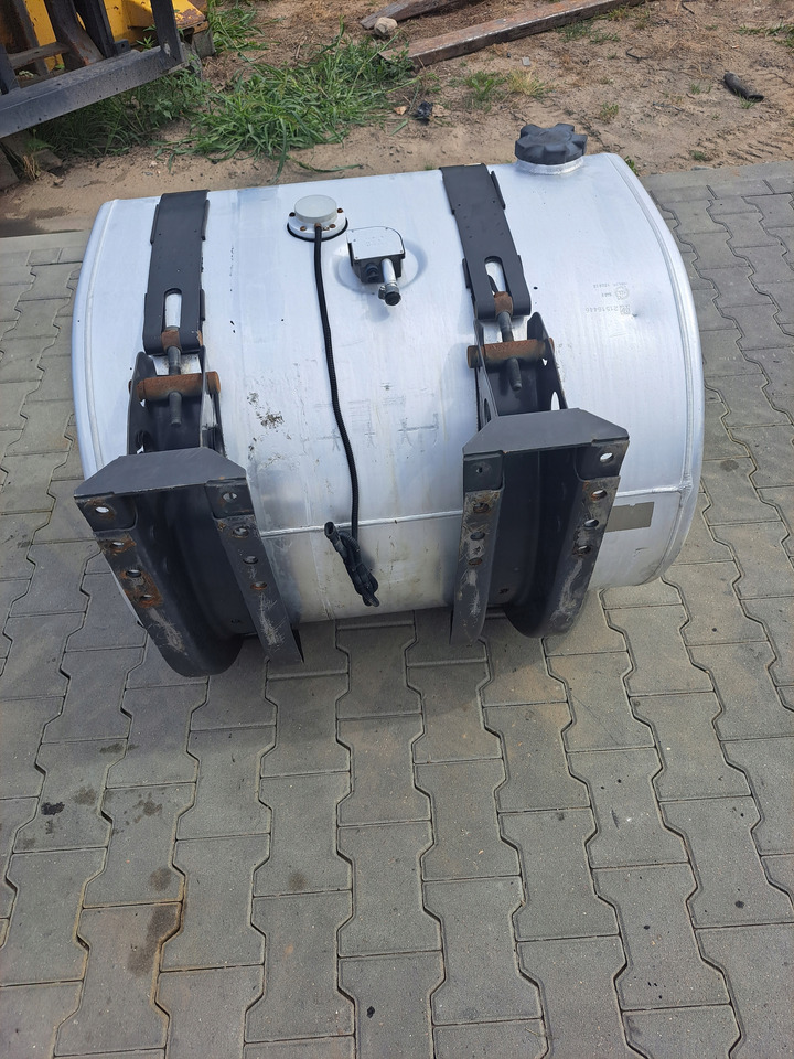 VOLVO ZBIORNIK PALIWA RENAULT GAMA RANGE T VOLVO FH 4 FM 4 90/70/70 365L - Kütusepaak - Veoauto: pilt 4 VOLVO ZBIORNIK PALIWA RENAULT GAMA RANGE T VOLVO FH 4 FM 4 90/70/70 365L - Kütusepaak - Veoauto: pilt 4