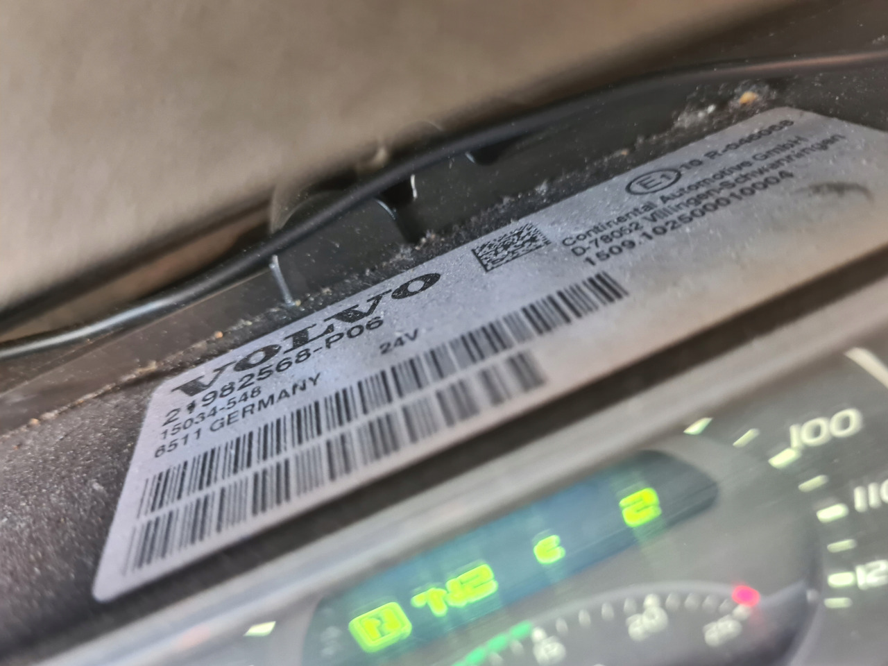 VOLVO ZEGARY LICZNIKI PRĘDKOŚCIOMIERZ VOLVO FH 4 FM 4 AUTOMAT 21982568 - Armatuurlaud - Veoauto: pilt 2 VOLVO ZEGARY LICZNIKI PRĘDKOŚCIOMIERZ VOLVO FH 4 FM 4 AUTOMAT 21982568 - Armatuurlaud - Veoauto: pilt 2