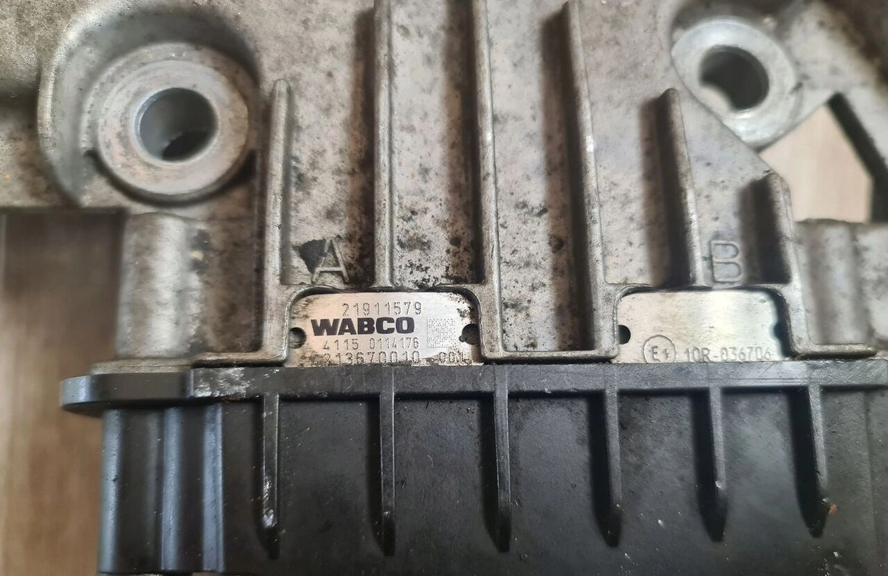 Volvo ELEKTRONIKA WYBIERAKA SKRZYNI BIEGÓW " E " FH 4 FM 4 RENAULT GAM Volvo Wabco - Mootori juhtimisseade - Veoauto: pilt 3 Volvo ELEKTRONIKA WYBIERAKA SKRZYNI BIEGÓW " E " FH 4 FM 4 RENAULT GAM Volvo Wabco - Mootori juhtimisseade - Veoauto: pilt 3