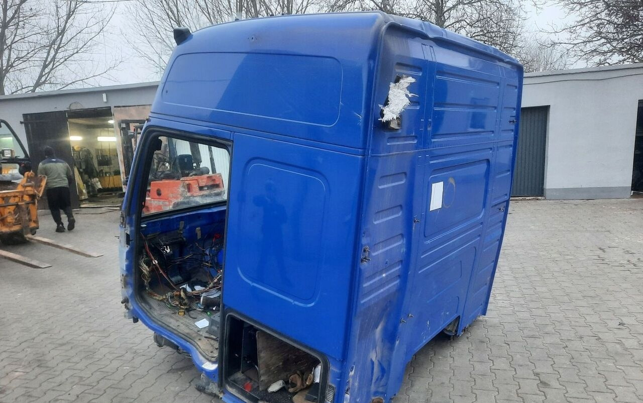 Volvo FH 12 13 - Kabiin - Veoauto: pilt 2 Volvo FH 12 13 - Kabiin - Veoauto: pilt 2
