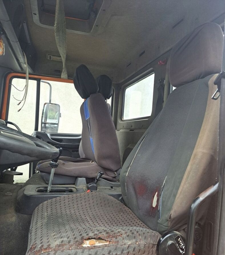 Volvo FL 6 00-06 - Kabiin - Veoauto: pilt 4 Volvo FL 6 00-06 - Kabiin - Veoauto: pilt 4