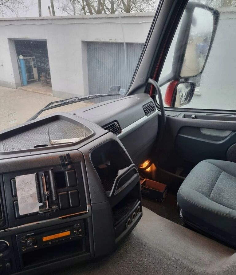 Volvo FM 9 13 LIFT EURO 5 AUTOMAT Volvo VOLVO FM 9 13 LIFT EURO 5 AUTOMAT - Kabiin - Veoauto: pilt 5 Volvo FM 9 13 LIFT EURO 5 AUTOMAT Volvo VOLVO FM 9 13 LIFT EURO 5 AUTOMAT - Kabiin - Veoauto: pilt 5