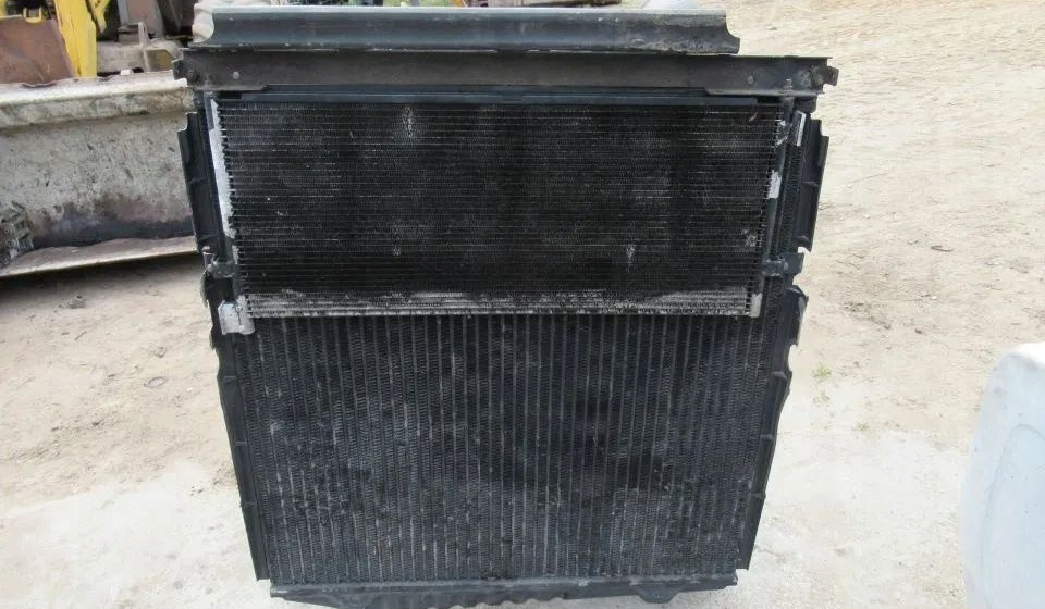 Volvo KOMPLET CHŁODNICA VOLVO FH 12 13 - Radiaator - Veoauto: pilt 2 Volvo KOMPLET CHŁODNICA VOLVO FH 12 13 - Radiaator - Veoauto: pilt 2