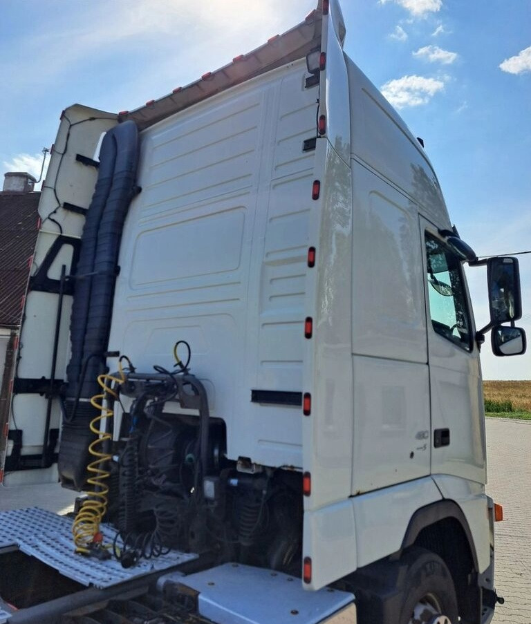 Volvo KOMPLETNA FH 12 13 XL WYSOKA AUTOMAT Volvo Wersja Europejska - Kabiin - Veoauto: pilt 4 Volvo KOMPLETNA FH 12 13 XL WYSOKA AUTOMAT Volvo Wersja Europejska - Kabiin - Veoauto: pilt 4