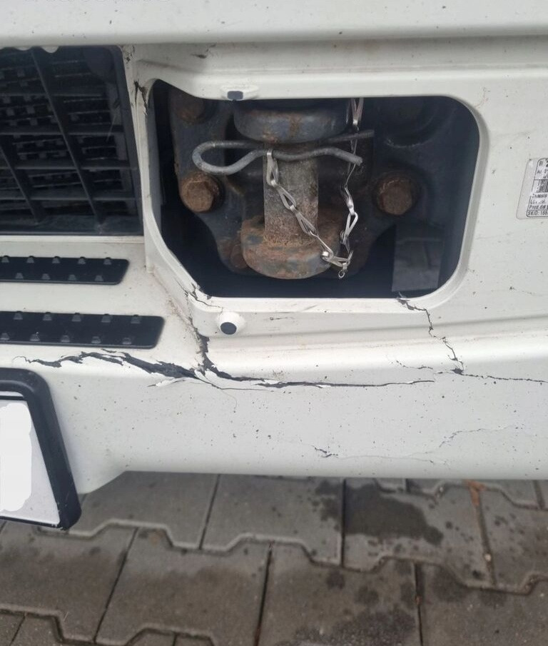 Volvo KOMPLETNY Z LAMPAMI BELKA STOPNIE Volvo FL EURO 5 - Kaitseraud - Veoauto: pilt 3 Volvo KOMPLETNY Z LAMPAMI BELKA STOPNIE Volvo FL EURO 5 - Kaitseraud - Veoauto: pilt 3