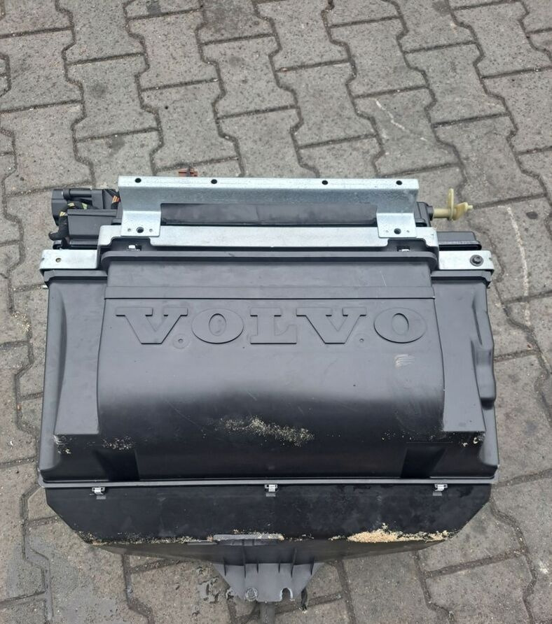 Volvo NAGRZEWNICA KOMPLETNA VOLVO FH FM 9 13 LIFT - Soojendus/ Ventilatsioon - Veoauto: pilt 2 Volvo NAGRZEWNICA KOMPLETNA VOLVO FH FM 9 13 LIFT - Soojendus/ Ventilatsioon - Veoauto: pilt 2