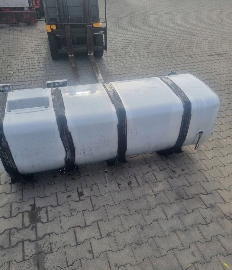 Volvo OE 20873121 Renault RENAULT PREMIUM MAGNUM DXI GAMA T VOLVO FH 13 4 truck - Kütusepaak - Veoauto: pilt 4 Volvo OE 20873121 Renault RENAULT PREMIUM MAGNUM DXI GAMA T VOLVO FH 13 4 truck - Kütusepaak - Veoauto: pilt 4