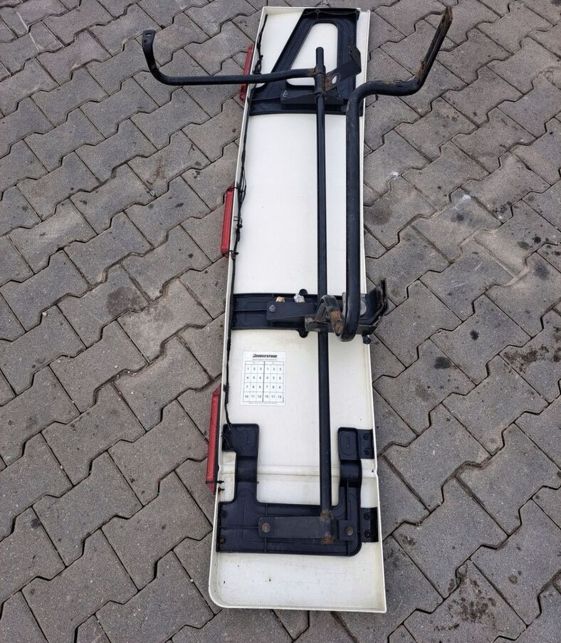 Volvo OWIEWKA LEWA SPOILER ZAKABINOWY VOLVO FH 12 13 - Aerodünaamika/ Spoiler - Veoauto: pilt 5 Volvo OWIEWKA LEWA SPOILER ZAKABINOWY VOLVO FH 12 13 - Aerodünaamika/ Spoiler - Veoauto: pilt 5