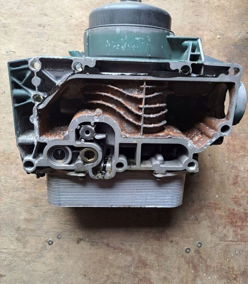 Volvo PODSTAWA FILTRA OLEJU RENAULT MIDLUM VOLVO FL FE - Kütusefilter - Veoauto: pilt 1 Volvo PODSTAWA FILTRA OLEJU RENAULT MIDLUM VOLVO FL FE - Kütusefilter - Veoauto: pilt 1