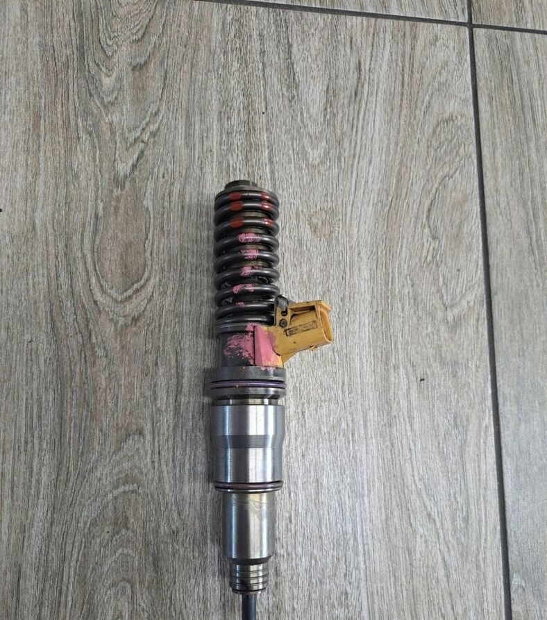 Volvo POMPOWTRYSKIWACZ RENAULT PREMIUM DXI 430 460 21569191 - Sissepritse - Veoauto: pilt 1 Volvo POMPOWTRYSKIWACZ RENAULT PREMIUM DXI 430 460 21569191 - Sissepritse - Veoauto: pilt 1
