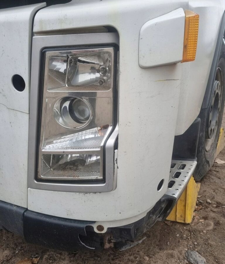 Volvo PRZÓD KOMPLETNY LAMPA OSŁONA Volvo FH FM 7 9 12 13 - Kaitseraud - Veoauto: pilt 3 Volvo PRZÓD KOMPLETNY LAMPA OSŁONA Volvo FH FM 7 9 12 13 - Kaitseraud - Veoauto: pilt 3