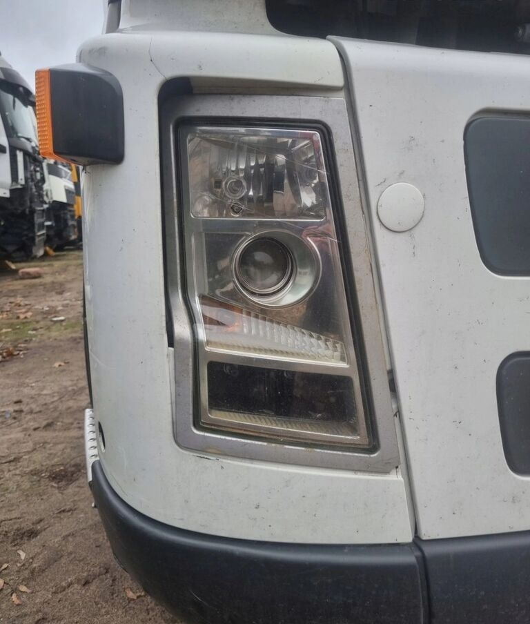 Volvo PRZÓD KOMPLETNY LAMPA OSŁONA Volvo FH FM 7 9 12 13 - Kaitseraud - Veoauto: pilt 2 Volvo PRZÓD KOMPLETNY LAMPA OSŁONA Volvo FH FM 7 9 12 13 - Kaitseraud - Veoauto: pilt 2