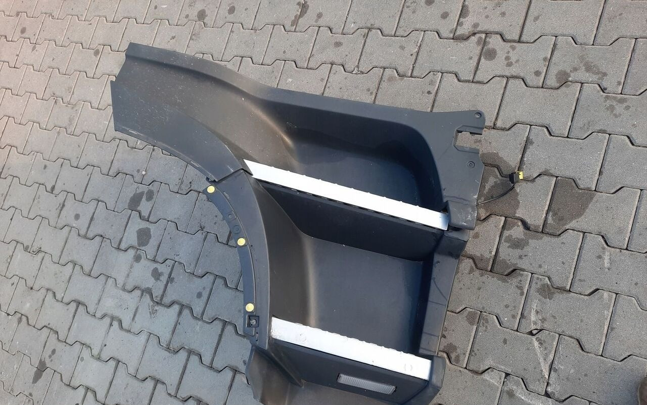 Volvo STOPIEŃ STOPNICA PRAWA STELAŻ ORYGINAŁ VOLVO FH 4 82141521 - Asteraud - Veoauto: pilt 2 Volvo STOPIEŃ STOPNICA PRAWA STELAŻ ORYGINAŁ VOLVO FH 4 82141521 - Asteraud - Veoauto: pilt 2