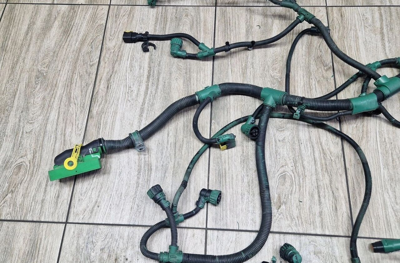 Volvo WIĄZKA INSTALACJA SILNIKA FH 16 D16K EURO 6 22549742 1 Volvo - Kaablid/ Juhtmestik - Veoauto: pilt 1 Volvo WIĄZKA INSTALACJA SILNIKA FH 16 D16K EURO 6 22549742 1 Volvo - Kaablid/ Juhtmestik - Veoauto: pilt 1
