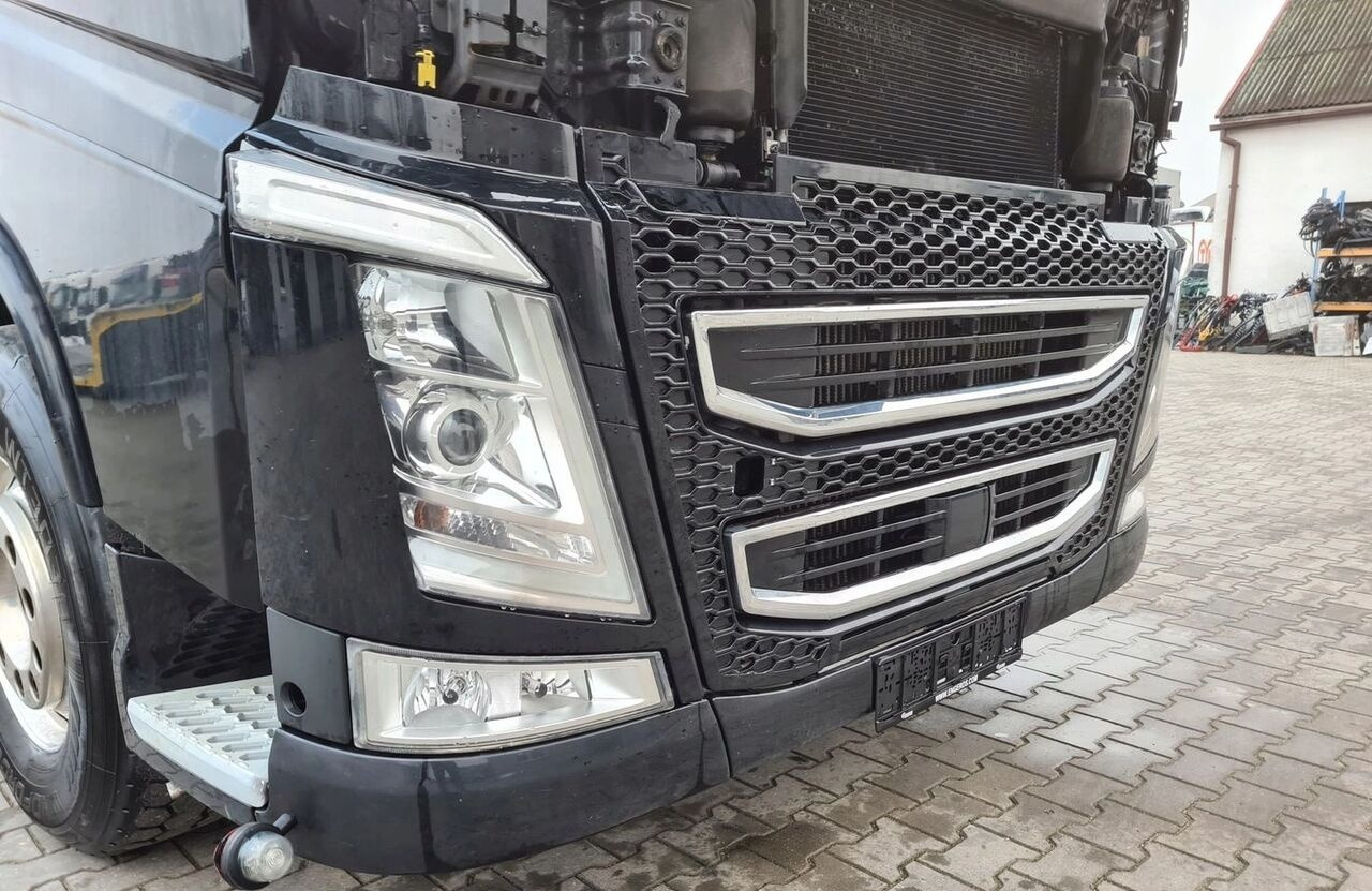 Volvo XENON ATRAPA GRILL FH 4 FH 16 EURO 6 Volvo XENON ATRAPA GRILL ZDERZAK VOLVO FH 4 FH 16 EURO 6 - Kaitseraud - Veoauto: pilt 1 Volvo XENON ATRAPA GRILL FH 4 FH 16 EURO 6 Volvo XENON ATRAPA GRILL ZDERZAK VOLVO FH 4 FH 16 EURO 6 - Kaitseraud - Veoauto: pilt 1