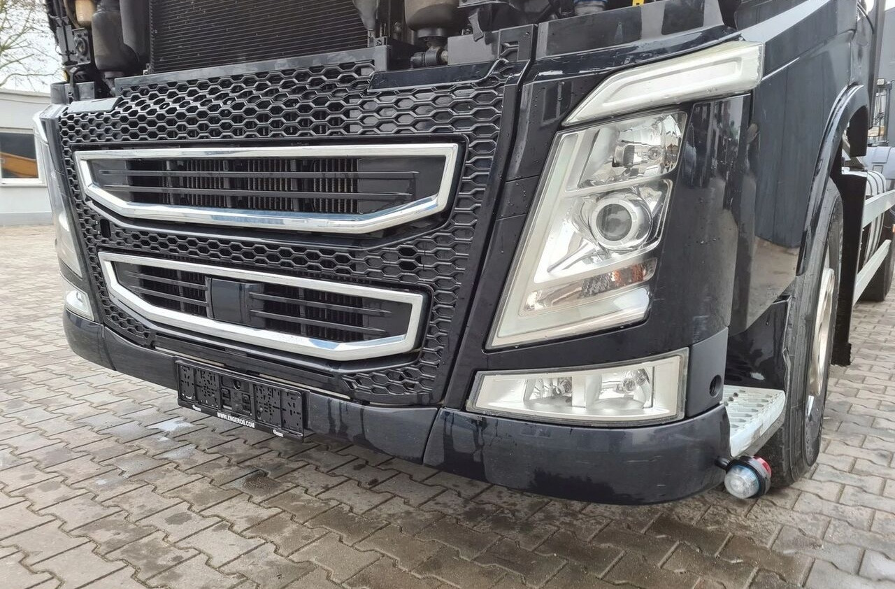 Volvo XENON ATRAPA GRILL FH 4 FH 16 EURO 6 Volvo XENON ATRAPA GRILL ZDERZAK VOLVO FH 4 FH 16 EURO 6 - Kaitseraud - Veoauto: pilt 3 Volvo XENON ATRAPA GRILL FH 4 FH 16 EURO 6 Volvo XENON ATRAPA GRILL ZDERZAK VOLVO FH 4 FH 16 EURO 6 - Kaitseraud - Veoauto: pilt 3
