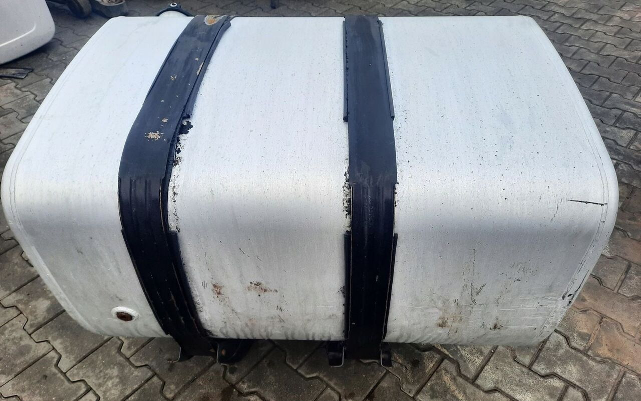 Volvo ZBIORNIK PALIWA VOLVO FH FM 4 100/70/70 20503505 - Kütusepaak - Veoauto: pilt 4 Volvo ZBIORNIK PALIWA VOLVO FH FM 4 100/70/70 20503505 - Kütusepaak - Veoauto: pilt 4