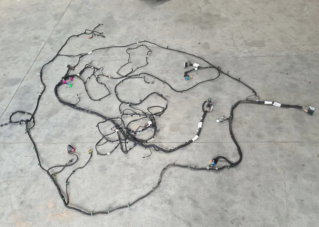 WIĄZKA INSTALACJA KABINY KONSOLI DESKI ROZDZIELCZEJ FORD F-MAX 500 TRUCKS. JC46 15A404 JC46 14A005 JC46 14014 - Kaablid/ Juhtmestik: pilt 1 WIĄZKA INSTALACJA KABINY KONSOLI DESKI ROZDZIELCZEJ FORD F-MAX 500 TRUCKS. JC46 15A404 JC46 14A005 JC46 14014 - Kaablid/ Juhtmestik: pilt 1