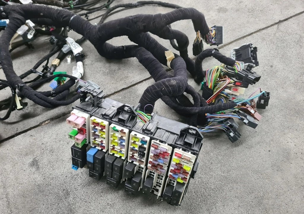 WIĄZKA INSTALACJA KABINY KONSOLI DESKI ROZDZIELCZEJ FORD F-MAX 500 TRUCKS - Kaablid/ Juhtmestik: pilt 5 WIĄZKA INSTALACJA KABINY KONSOLI DESKI ROZDZIELCZEJ FORD F-MAX 500 TRUCKS - Kaablid/ Juhtmestik: pilt 5