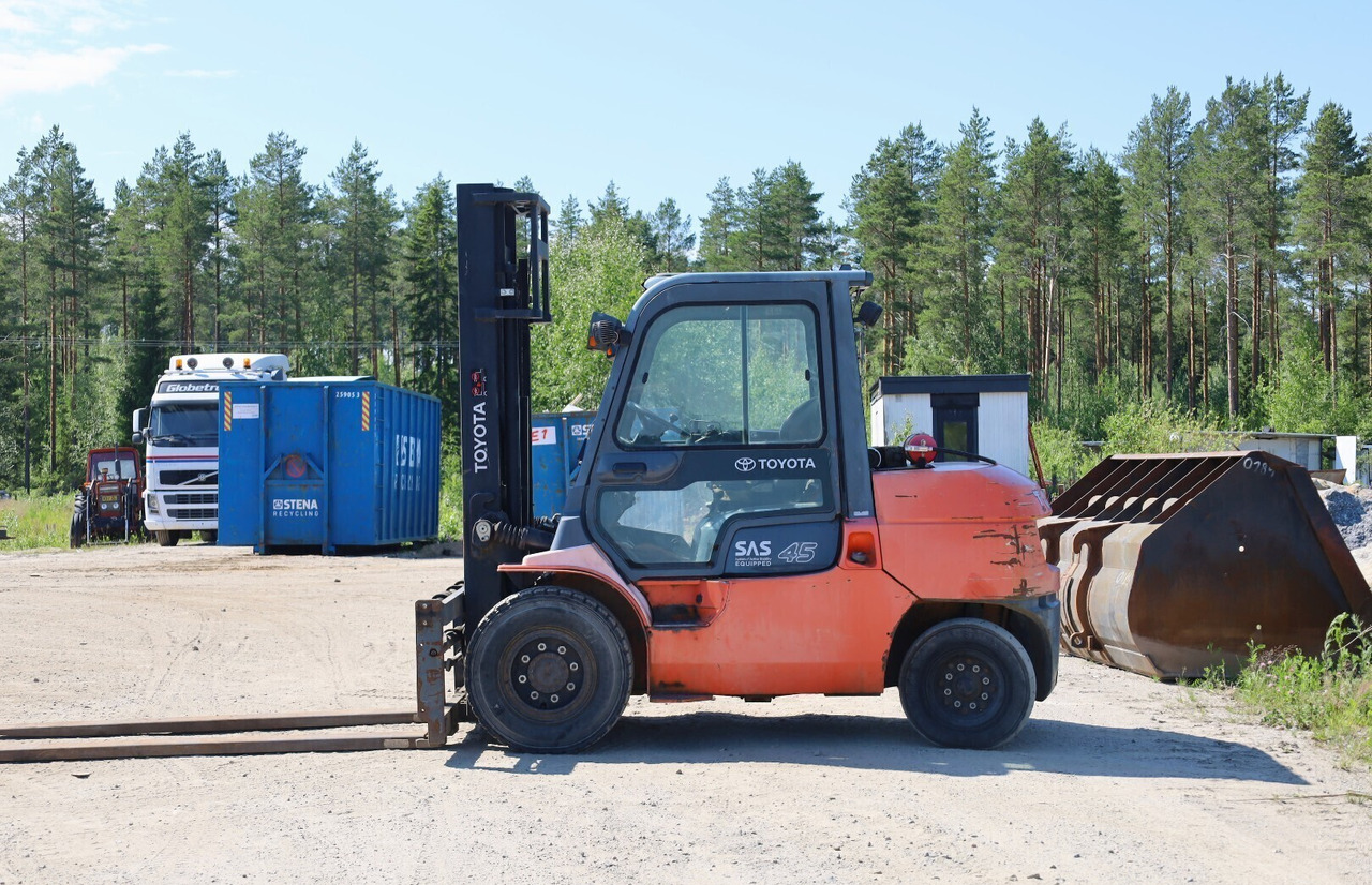 Toyota 7FD40 - Diiseltõstuk: pilt 5 Toyota 7FD40 - Diiseltõstuk: pilt 5